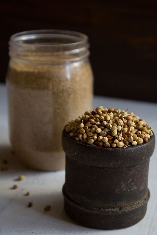 Dhaniya (Coriander Seeds)